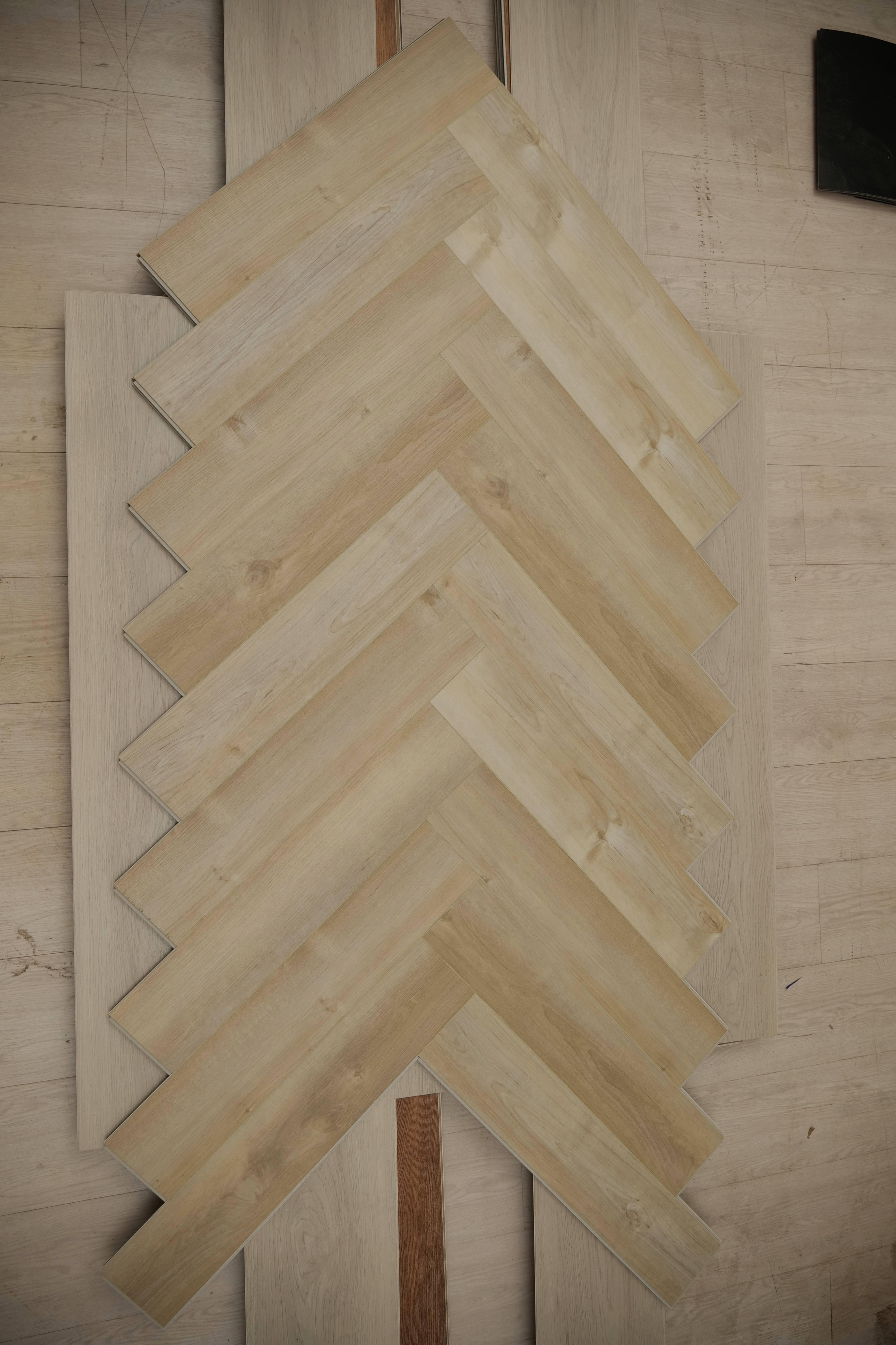 Кварцвиниловый SPC ламинат Evofloor Parguet Click Lindau Линдау P3066-7 венгерская елка 640×128×4,5